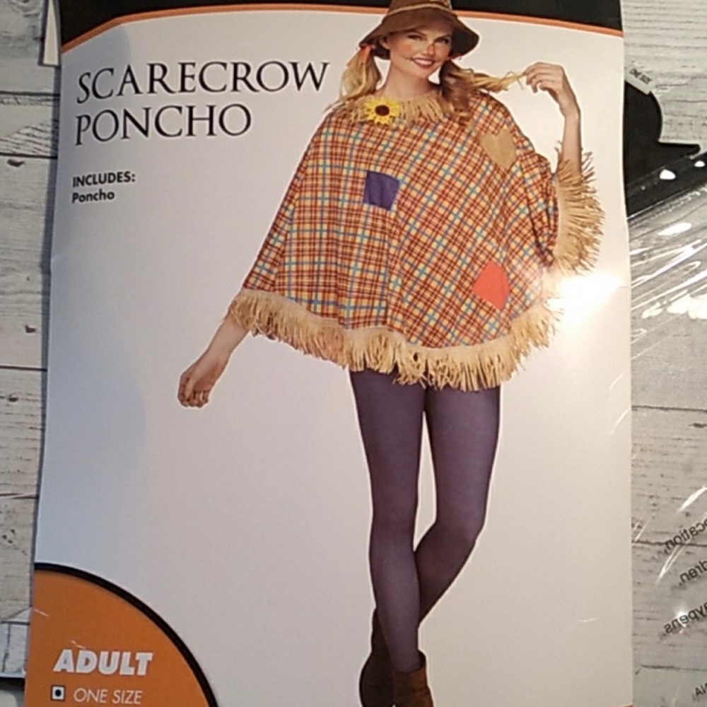 Spirit Halloween 🎃 scarecrow costume poncho and hat